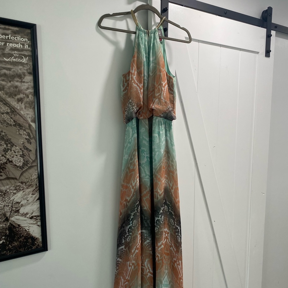 Vince Camuto long casual dress with gold accents